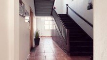EinGang ***SchulHaus*** Gesch�tztes und kernsaniertes Mehrfamilienhaus mit guten Mietern und Potential