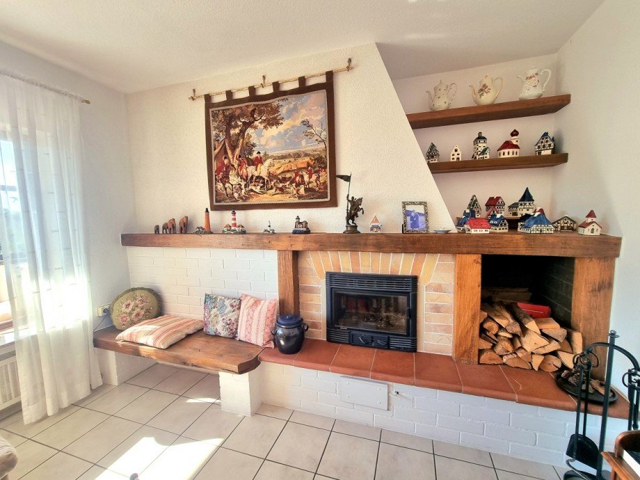 Kamin mit original antiken Balken Einfamilienhaus Gr�venwiesbach