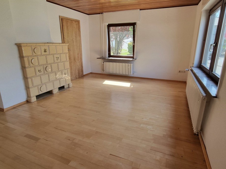 Lichtdurchflutetes Wohnzimmer Haus 1 Zweifamilienhaus Solms / Burgsolms