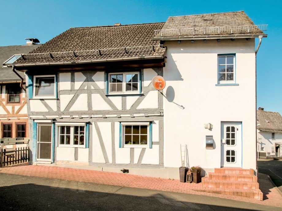 Fassade zum Verlieben Einfamilienhaus Biebertal / K�nigsberg