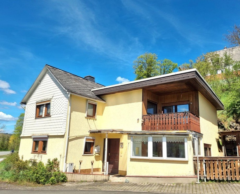 Anbau mit Balkon und Wintergarten Einfamilienhaus Ehringshausen