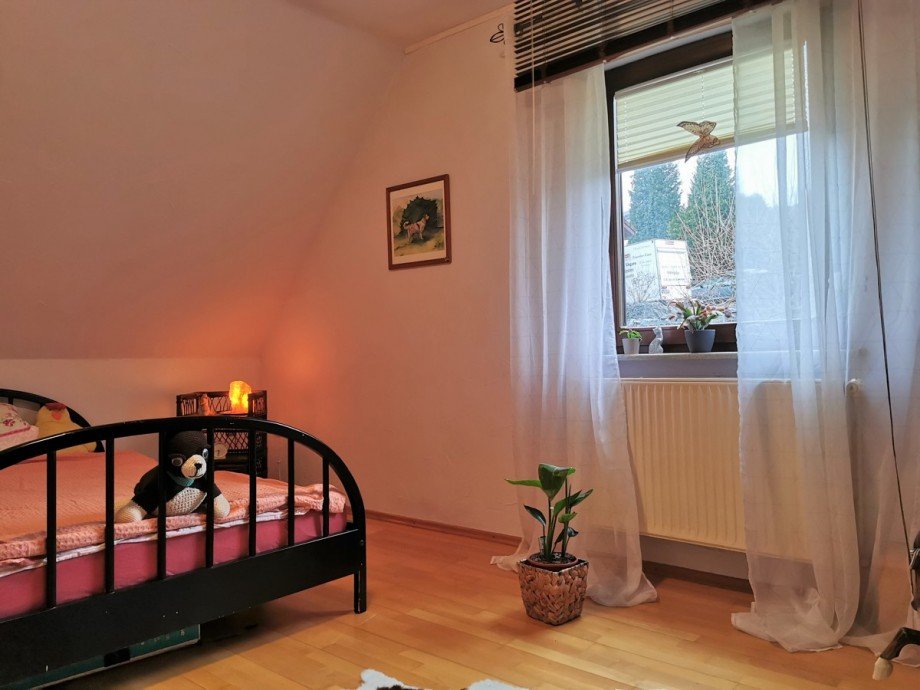 Schlaf-/Kinderzimmer Etagenwohnung Solms / Oberbiel