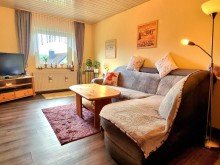 Wohnzimmer Einliegerwohnung ***Gro�e Freiheit***
Gepflegtes Einfamilienhaus mit Einliegerwohnung und phantastischem Weitblick