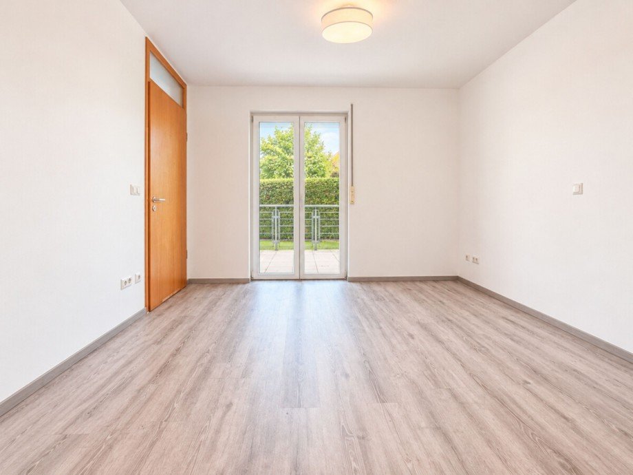 Auch das Schlafzimmer f�hrt auf die Terrasse Erdgeschosswohnung Wetzlar / Hermannstein